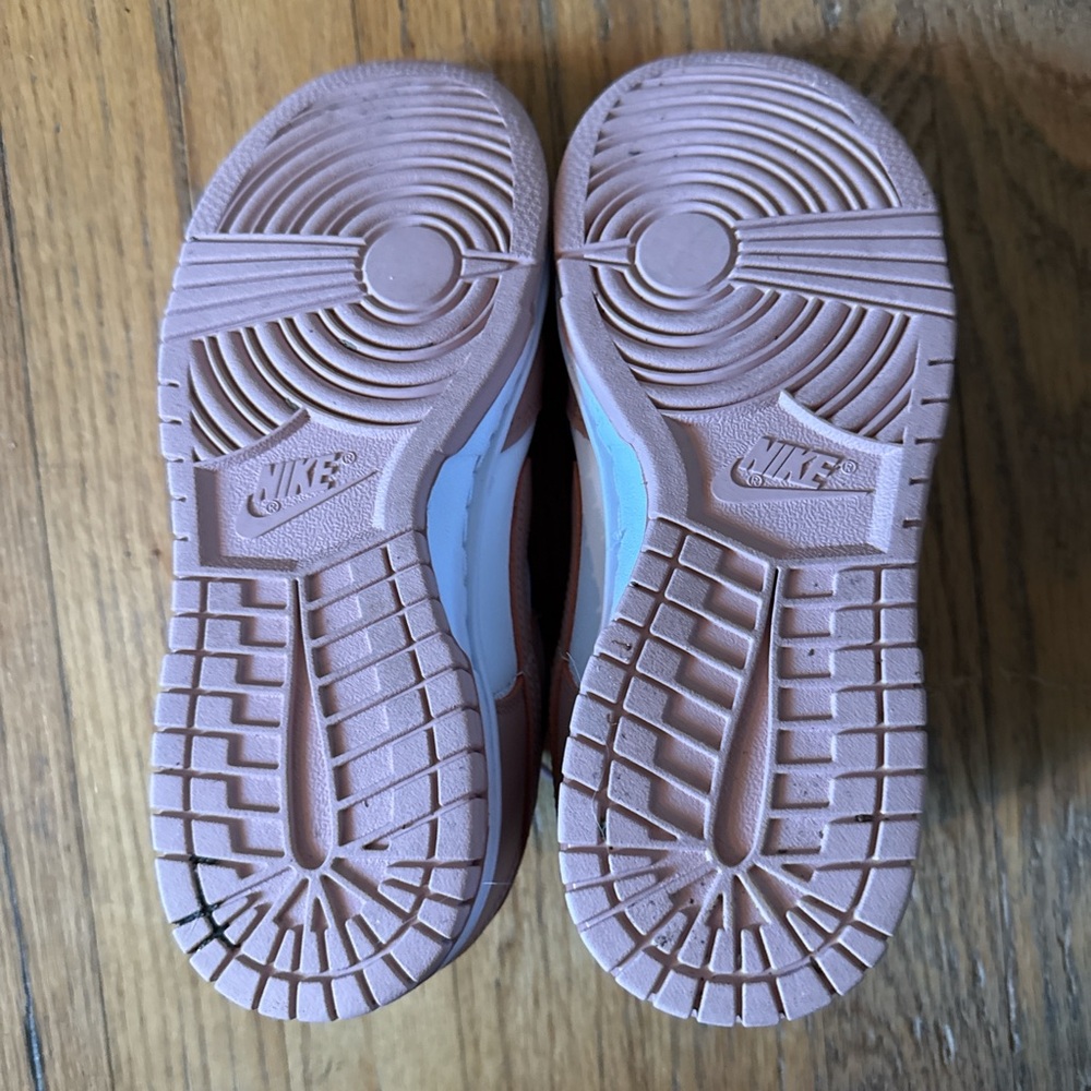 Nike Women's Rose and White Sneakers - Picture 3 of 3